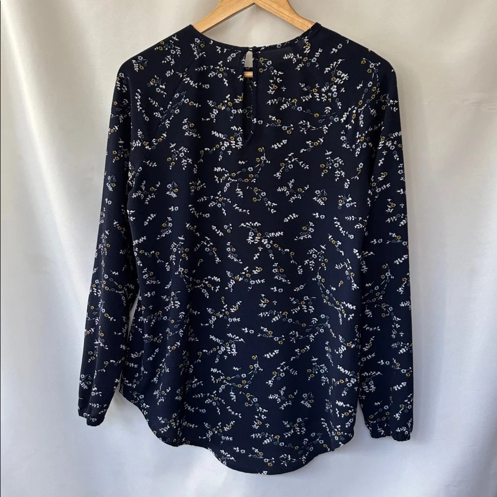 Michael Kors Women's Floral Long Sleeve Blouse Size S Navy Blue Lace-Up Detail